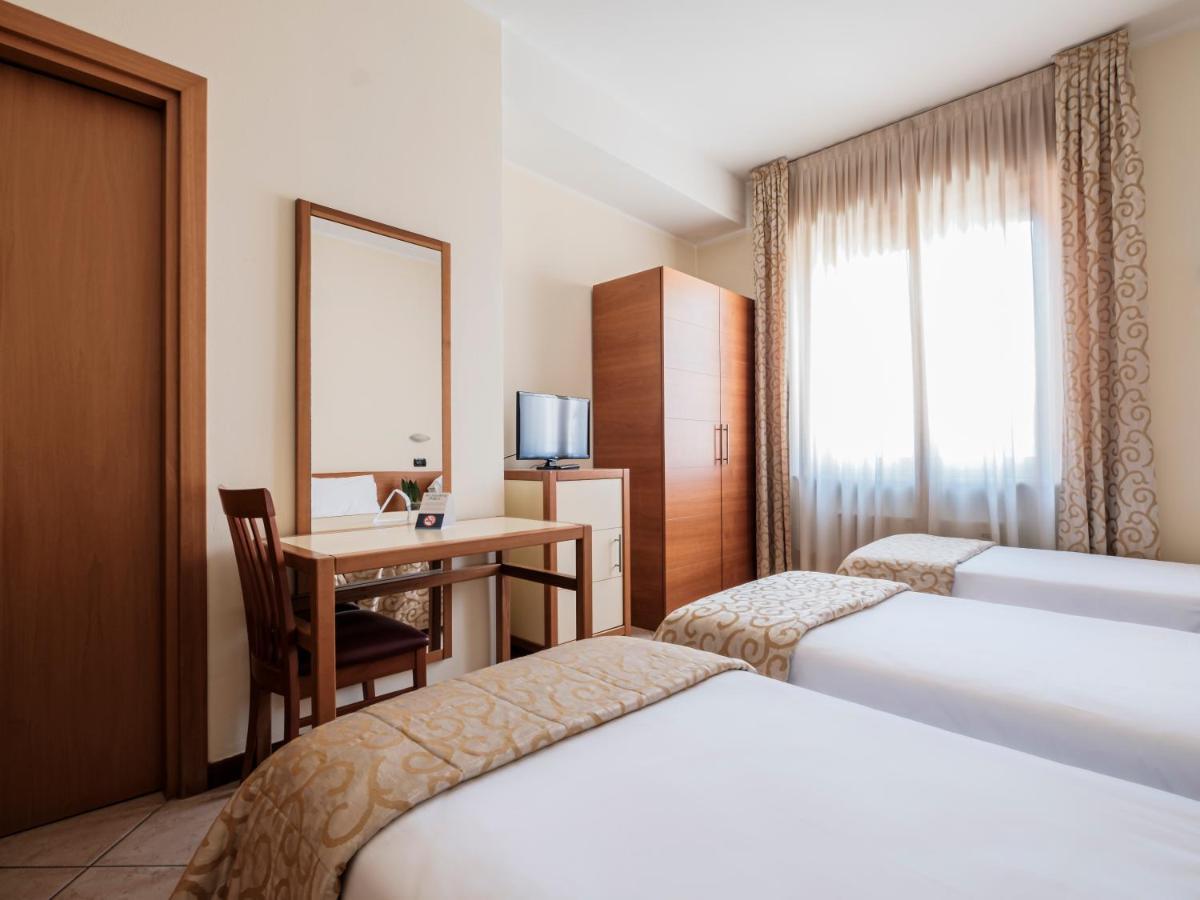 Hotel Lory Forlì Buitenkant foto