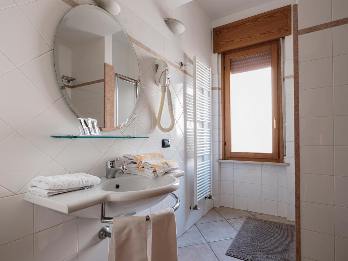 Hotel Lory Forlì Buitenkant foto