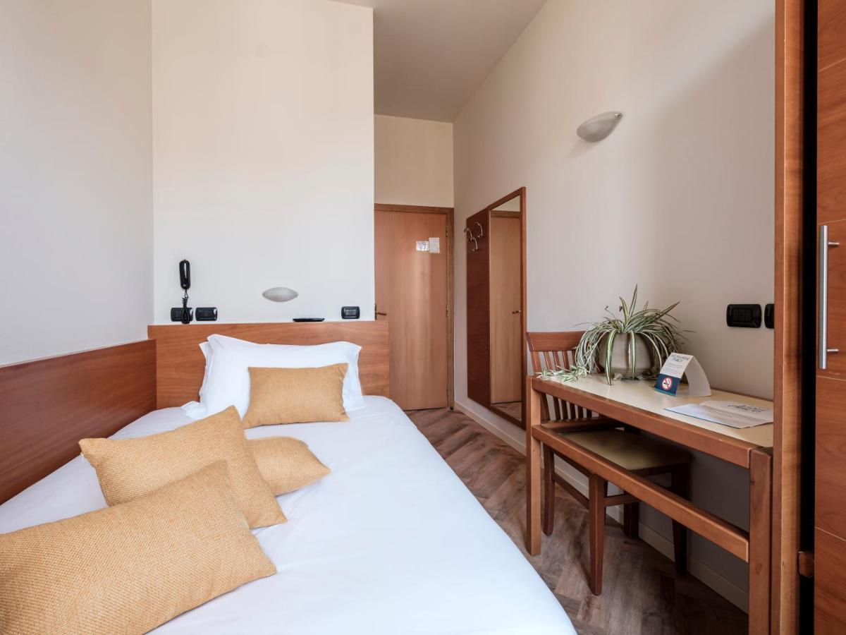 Hotel Lory Forlì Buitenkant foto