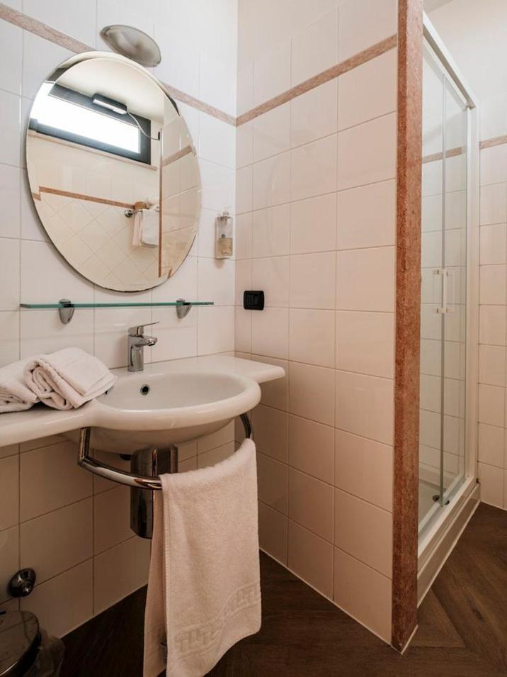 Hotel Lory Forlì Buitenkant foto